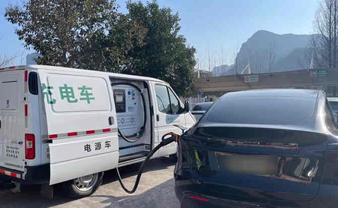 开阳汽车搭电